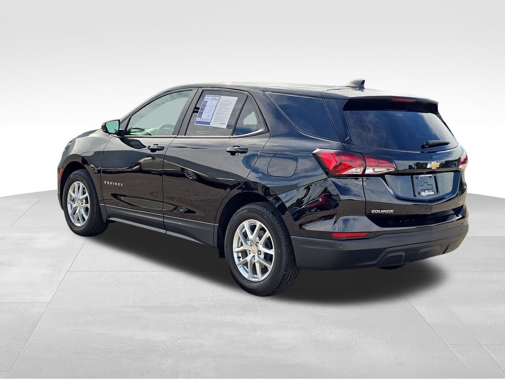 Used 2024 Chevrolet Equinox LS w/ LS Convenience Package FWD image 4