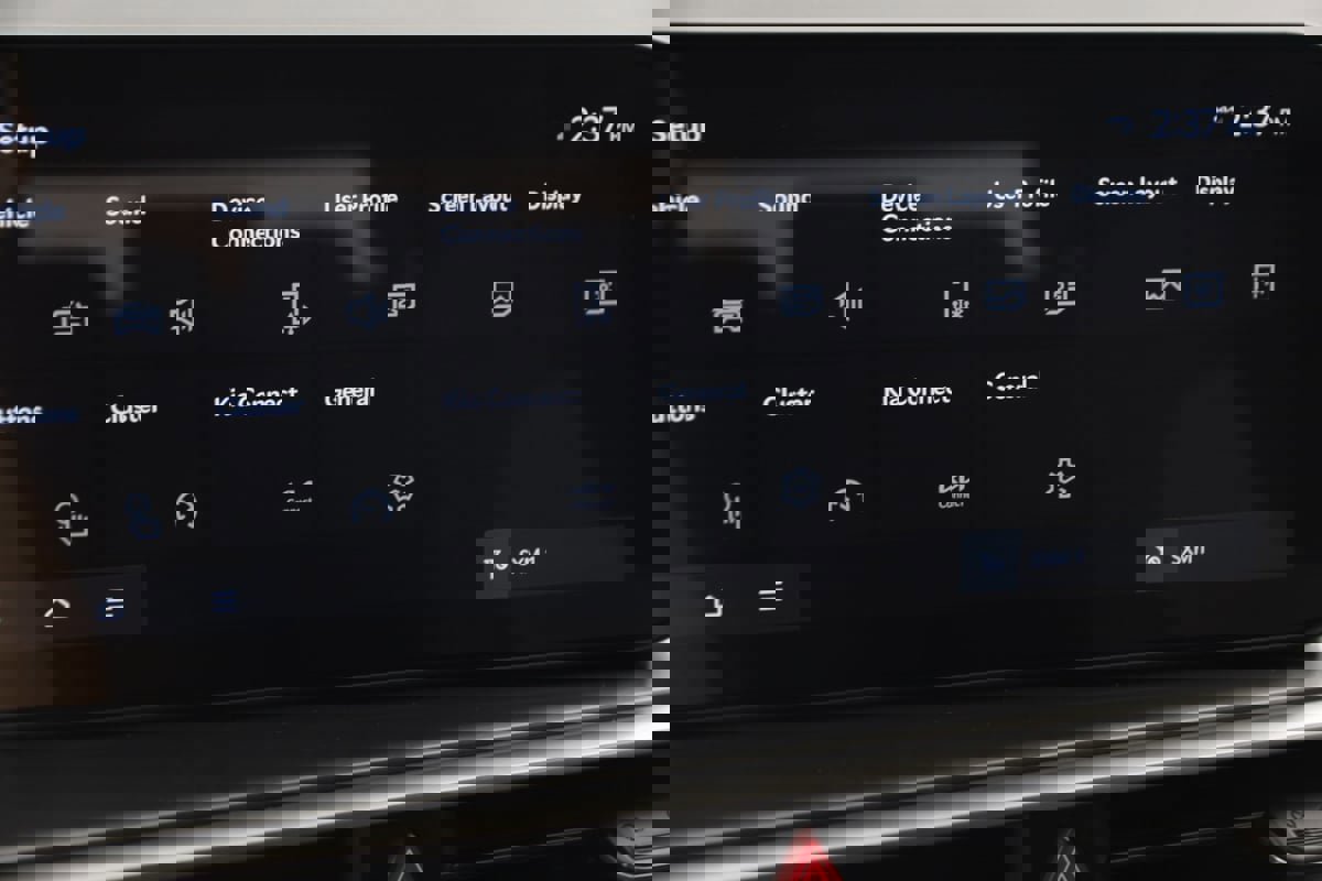 Used 2025 Kia Sorento LX image 33