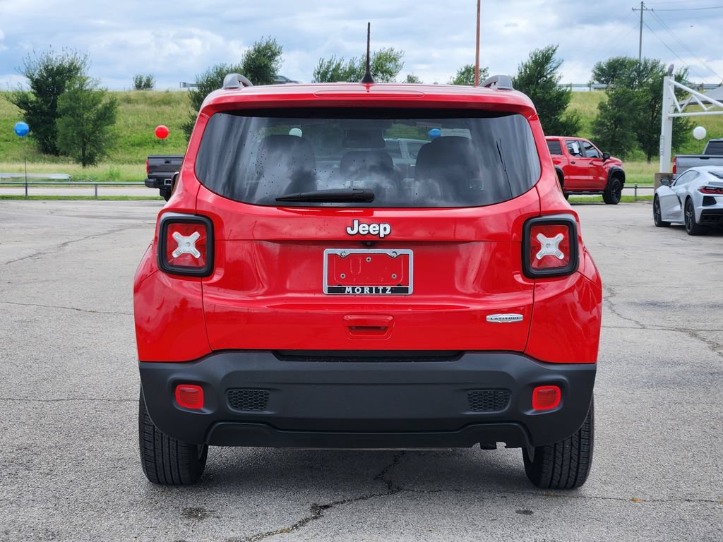 Used 2019 Jeep Renegade Latitude FWD image 6