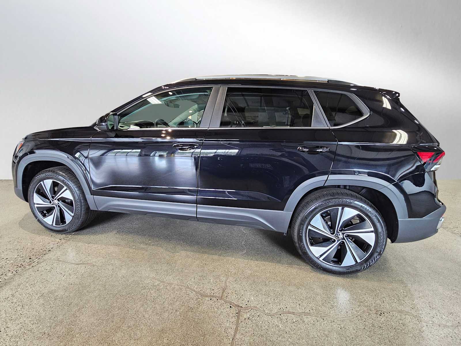 New 2026 Volkswagen Taos SE AWD/4WD image 6
