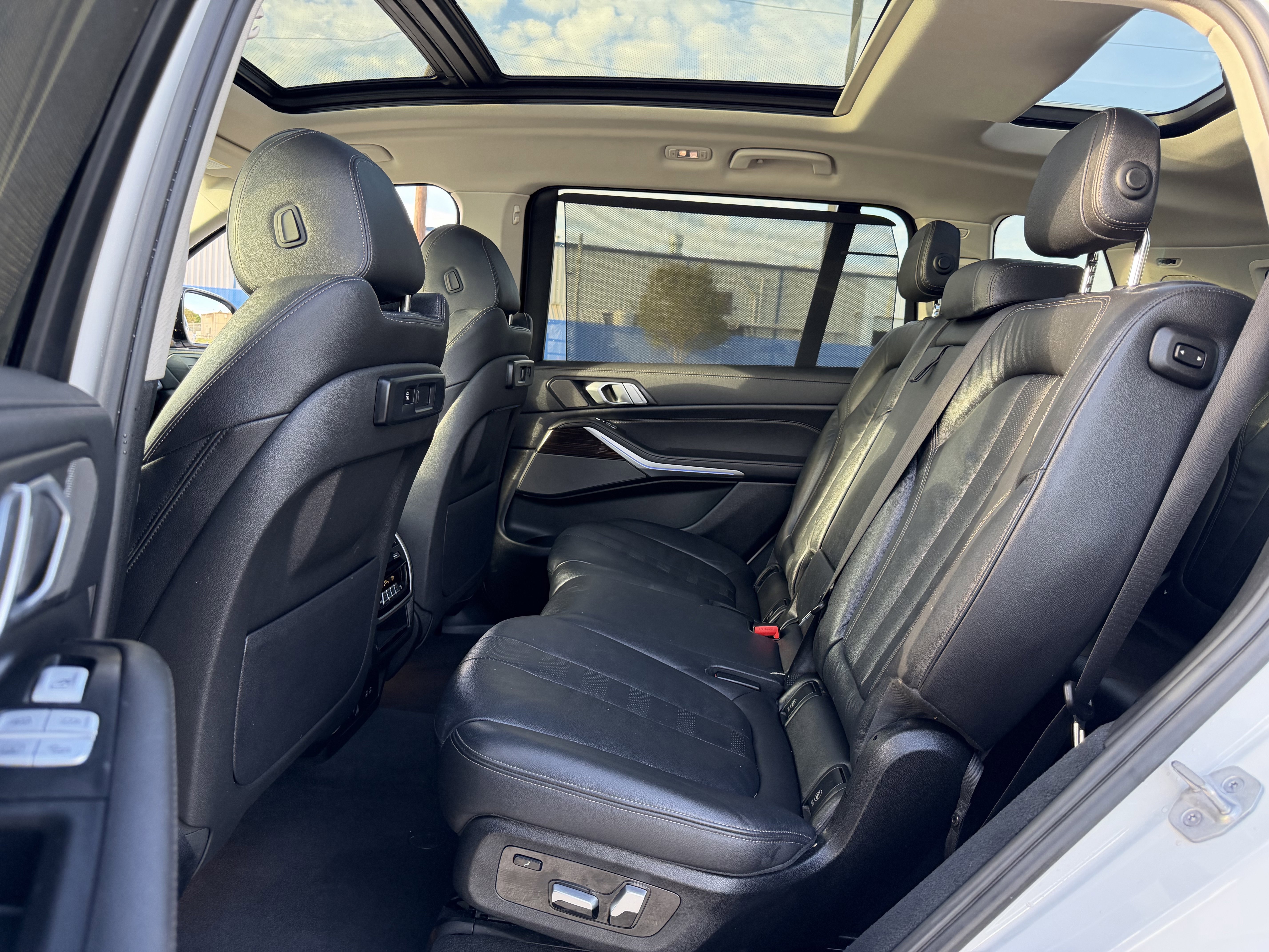 Used 2021 BMW X7 xDrive40i w/ Executive Package AWD/4WD image 39