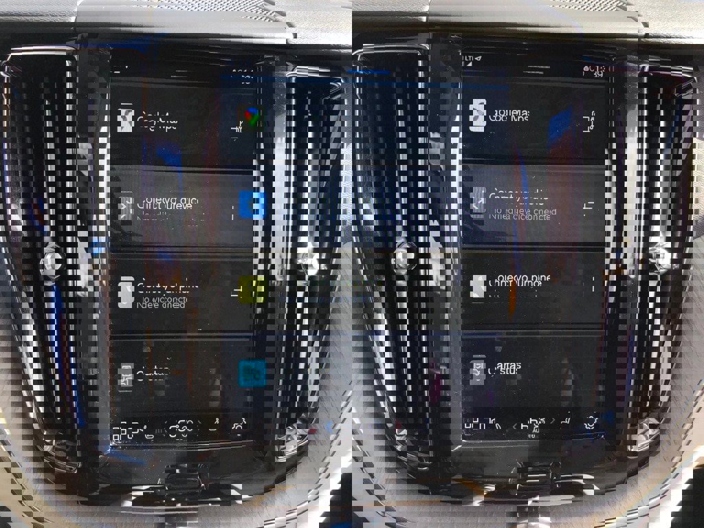 Used 2023 Volvo XC60 T8 Plus image 25