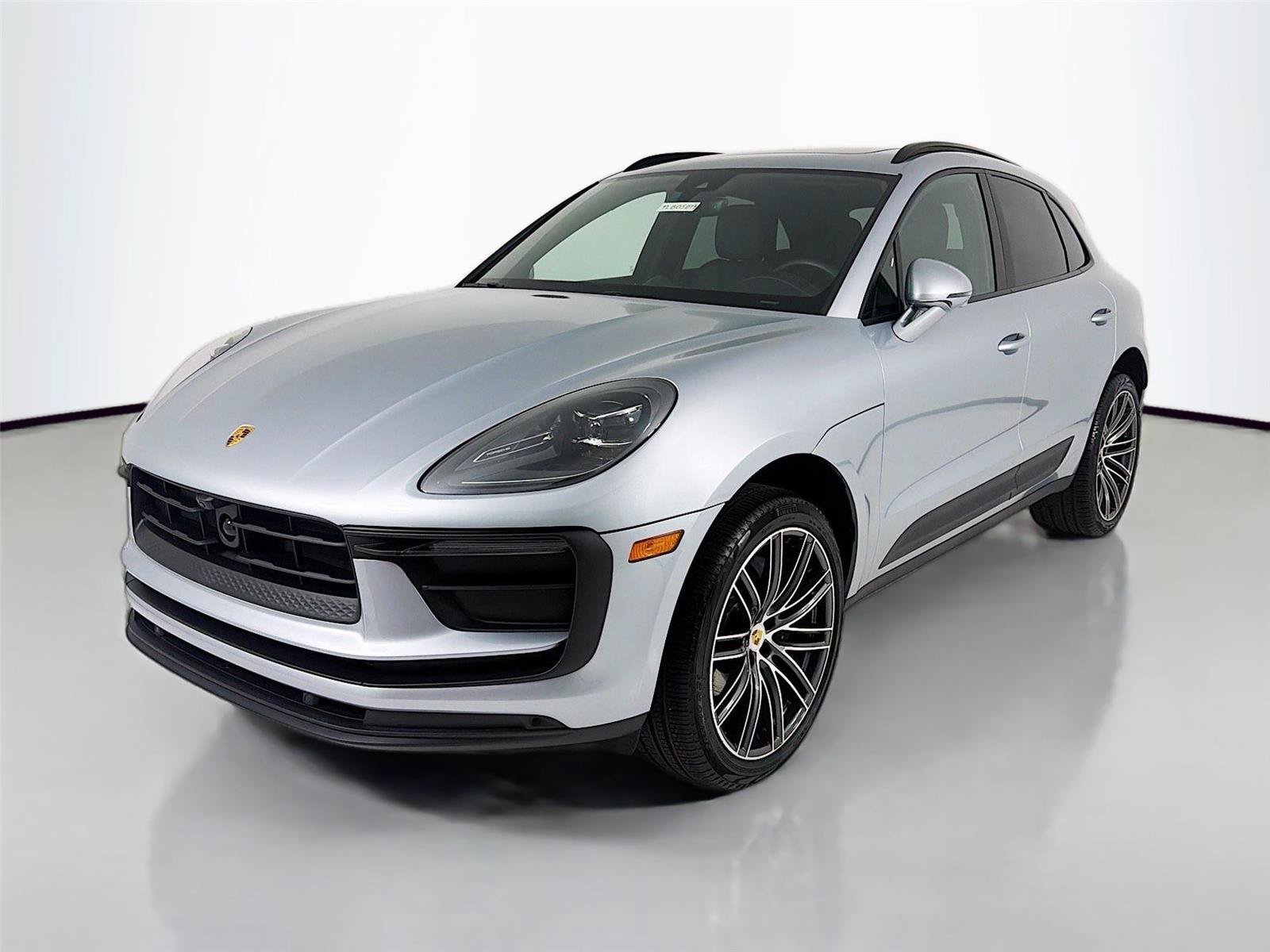 Certified 2026 Porsche Macan AWD/4WD image 1