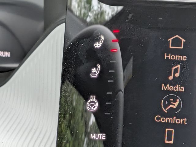 New 2026 Jeep Cherokee Overland w/ Advanced Pro Tech Group AWD/4WD image 24