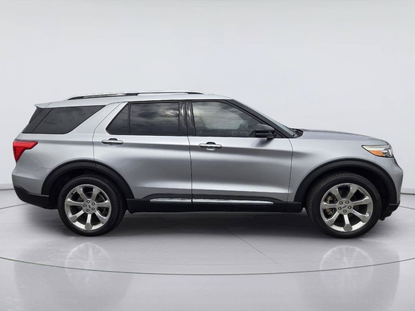 Used 2020 Ford Explorer Platinum AWD/4WD image 4