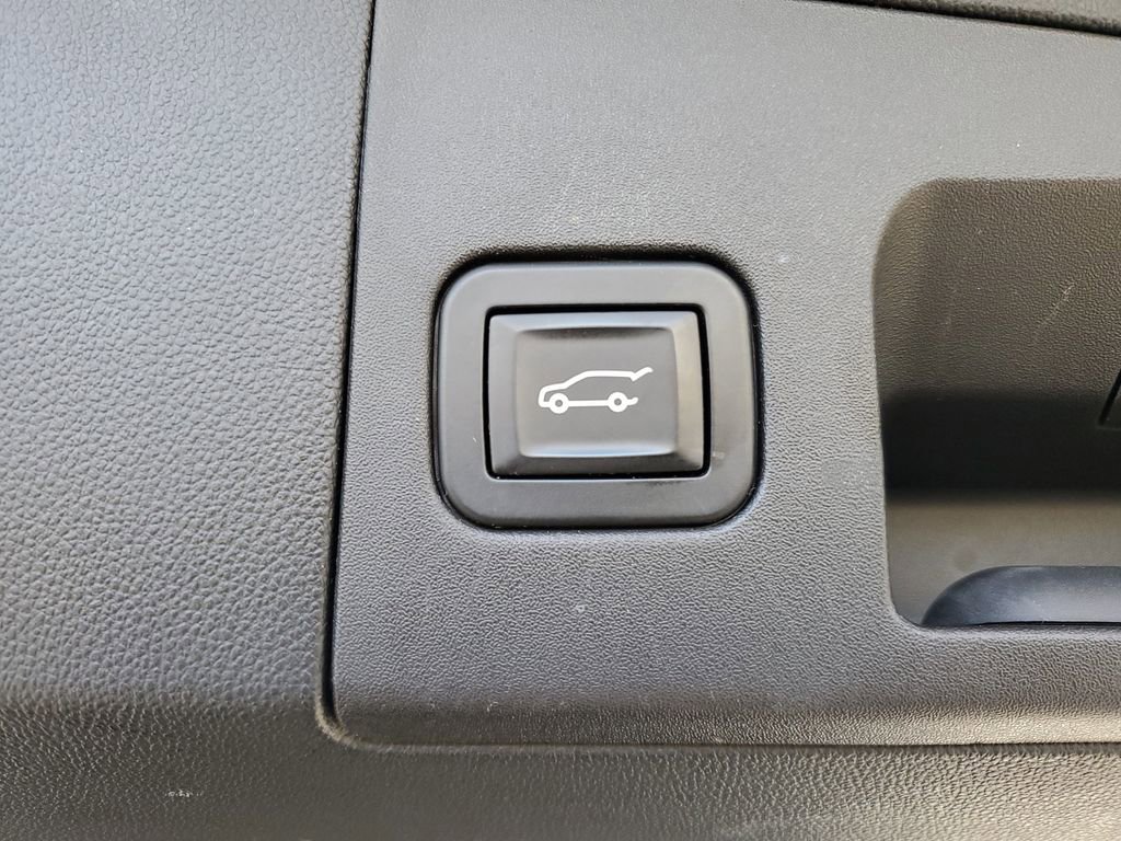 Used 2017 Cadillac XT5 Luxury w/ Driver Awareness Package image 32