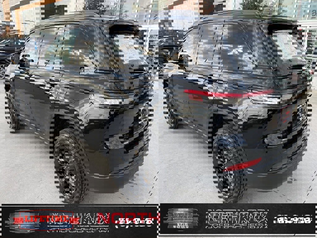 New 2025 Jeep Grand Cherokee Altitude image 19