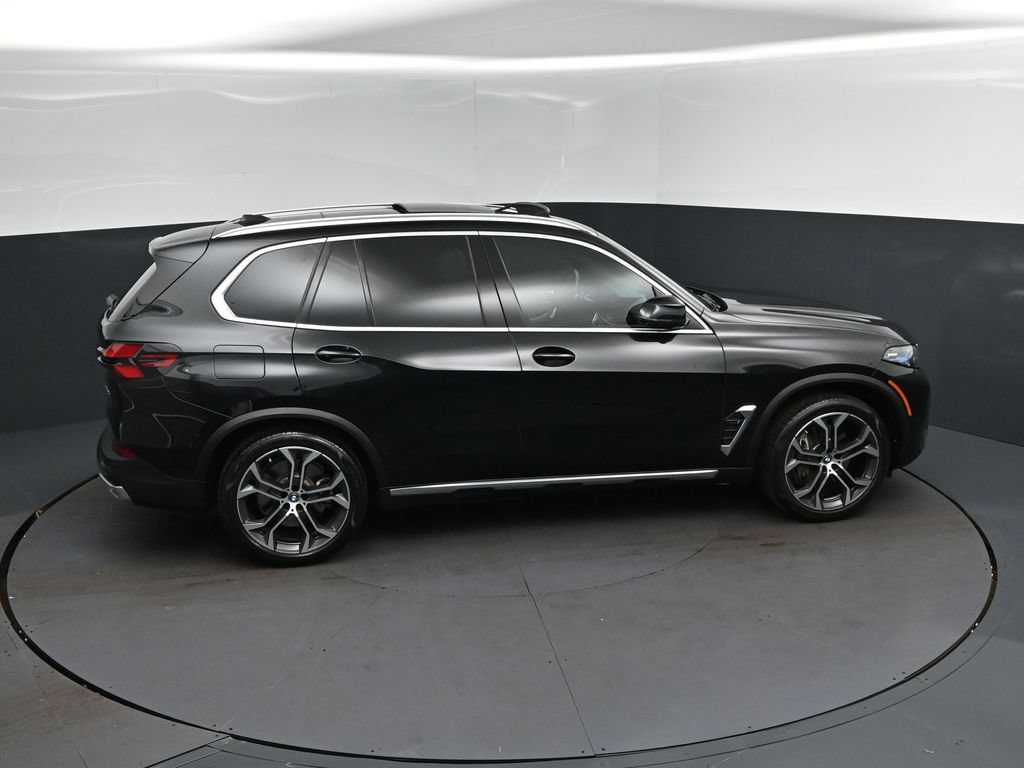 Certified 2024 BMW X5 xDrive50e w/ Premium Package AWD/4WD image 35
