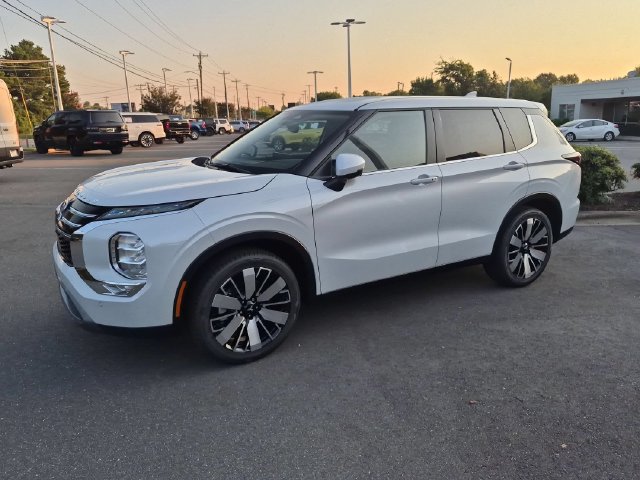 New 2026 Mitsubishi Outlander SE FWD image 7