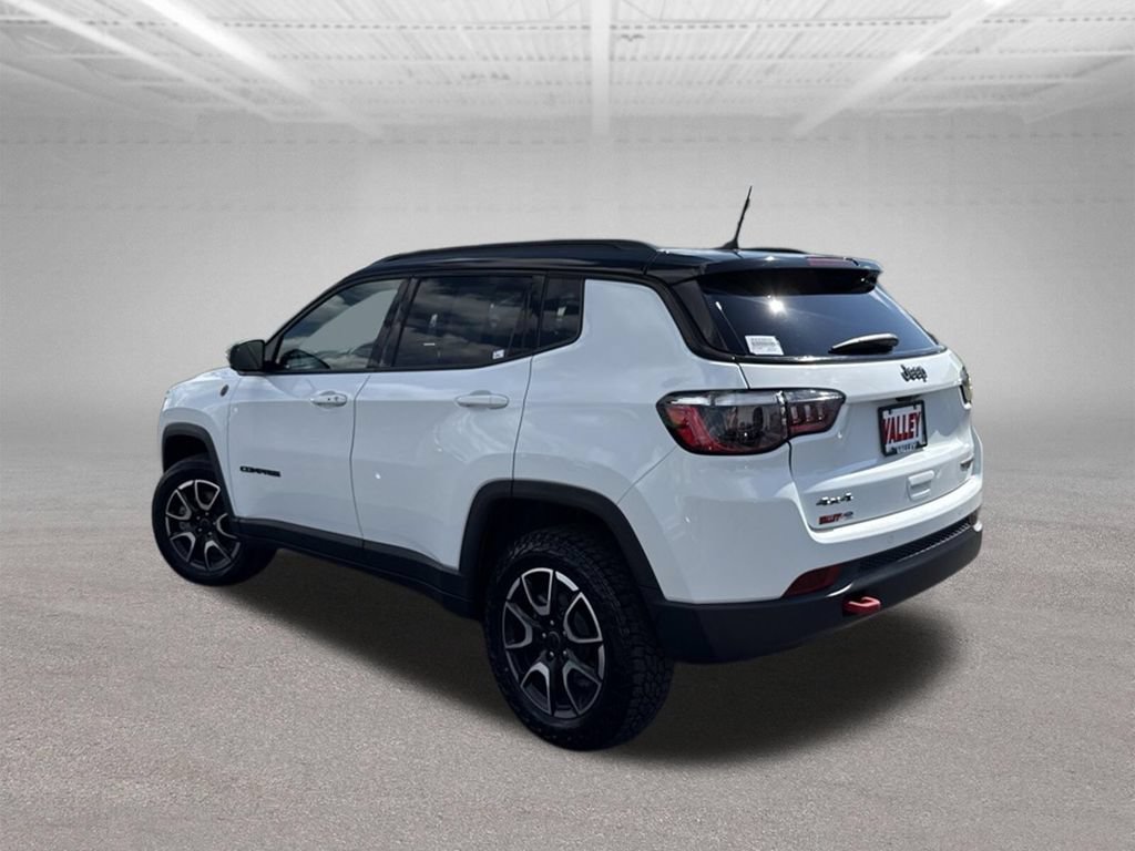 Used 2025 Jeep Compass Trailhawk AWD/4WD image 51
