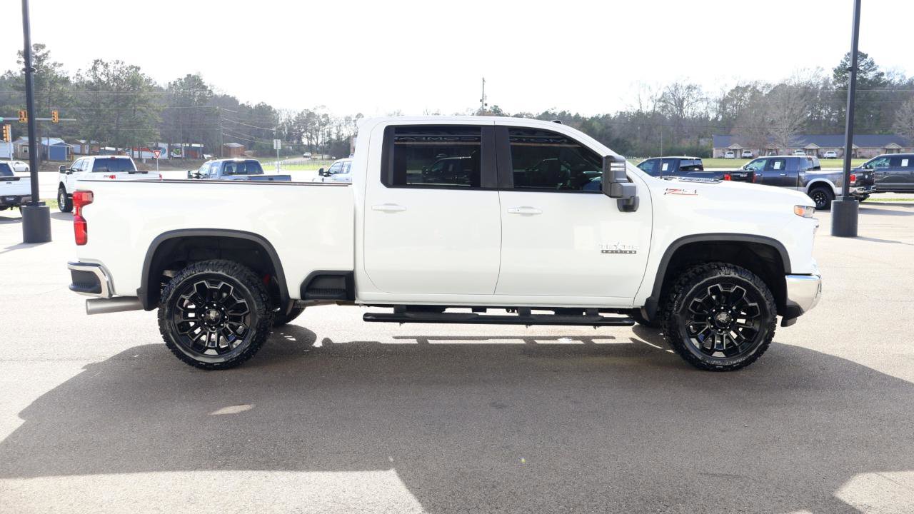 Used 2024 Chevrolet Silverado 2500 LT w/ Texas Edition image 4