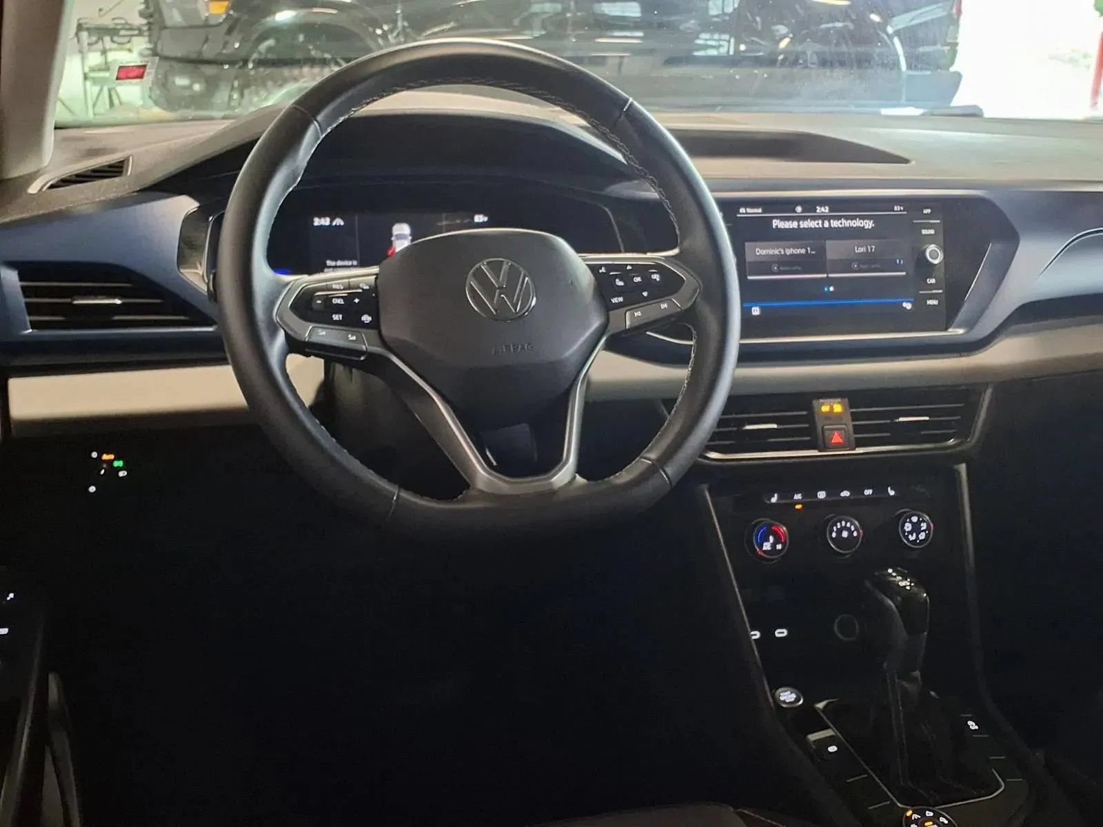 Used 2022 Volkswagen Taos SE FWD image 15