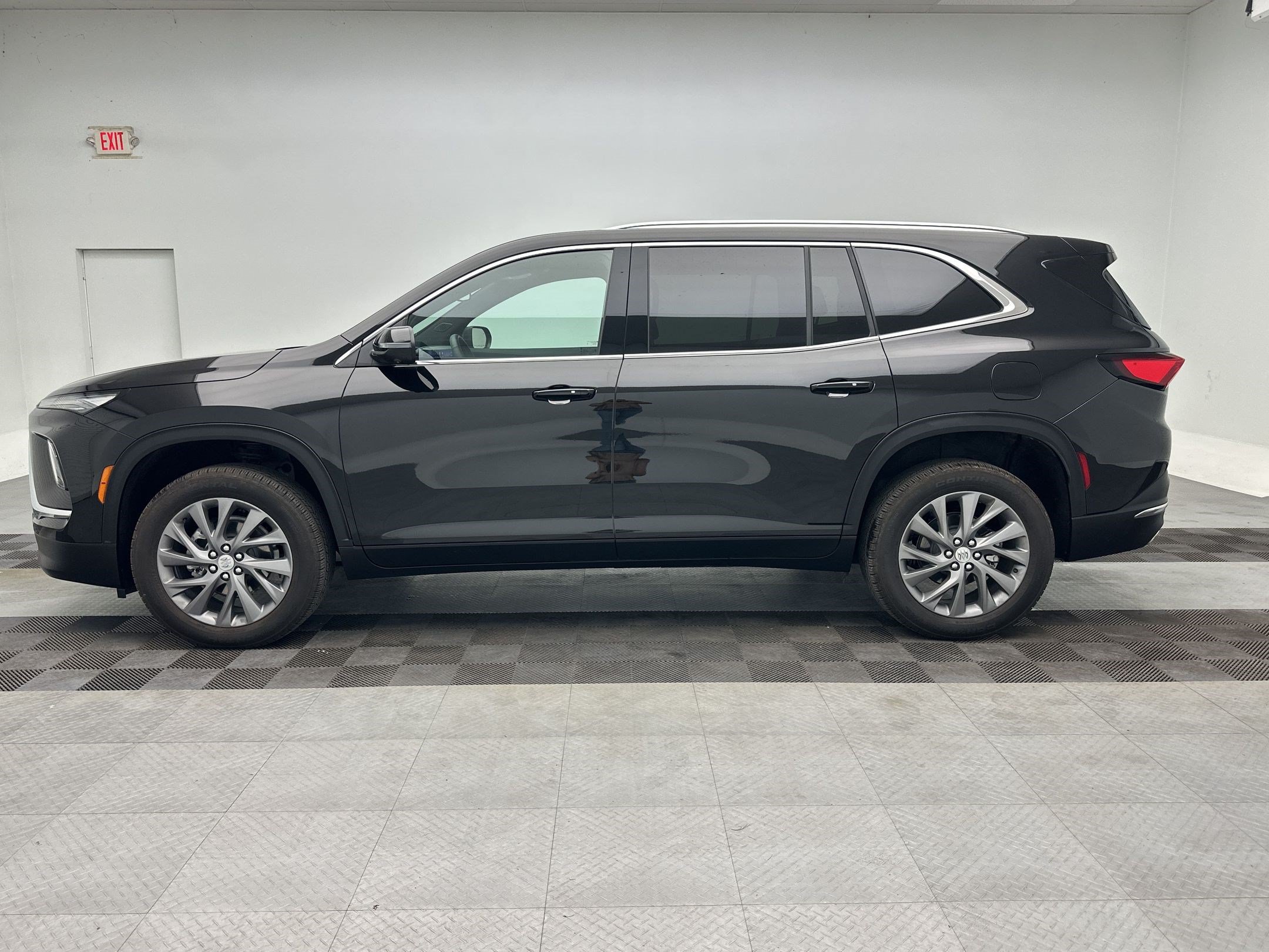 Certified 2026 Buick Enclave Preferred AWD/4WD image 2