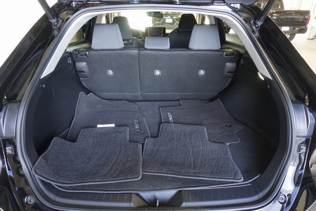 Certified 2022 Toyota Venza LE image 16