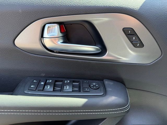 New 2026 Chrysler Pacifica Select FWD image 11