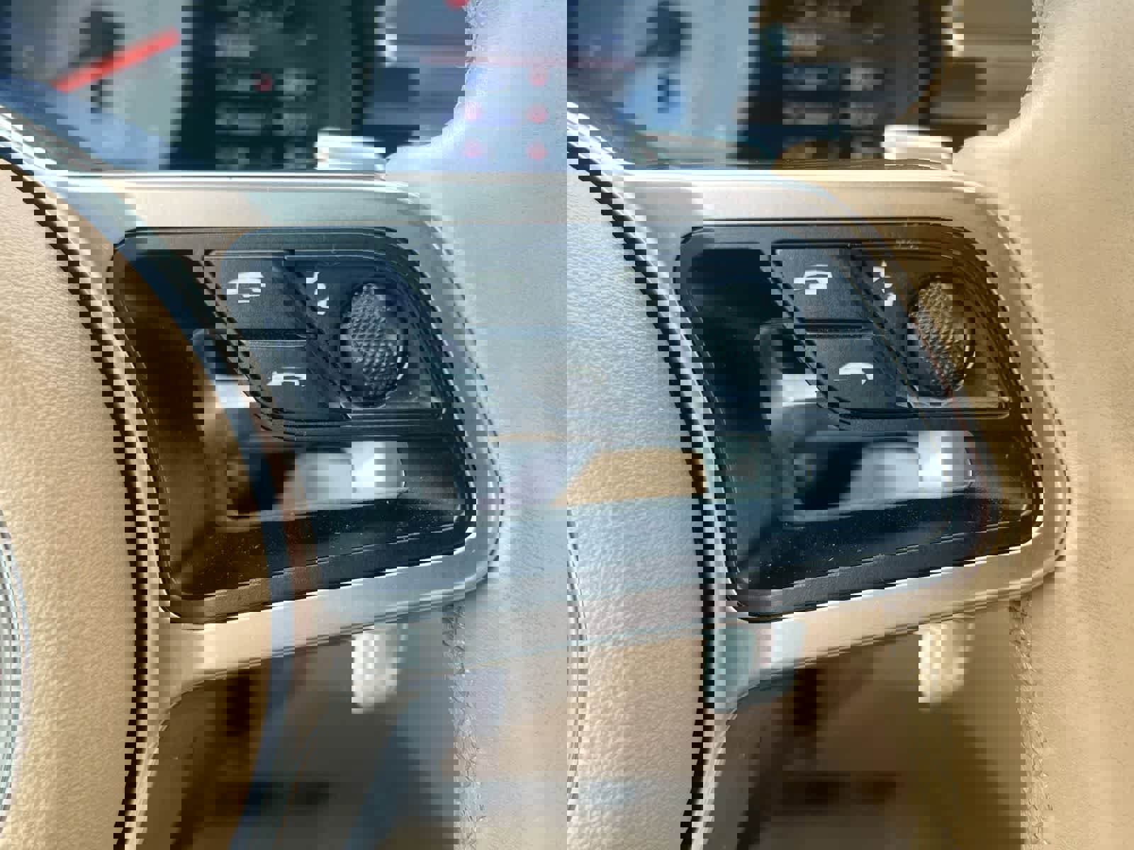 Used 2015 Porsche Macan S AWD/4WD image 24