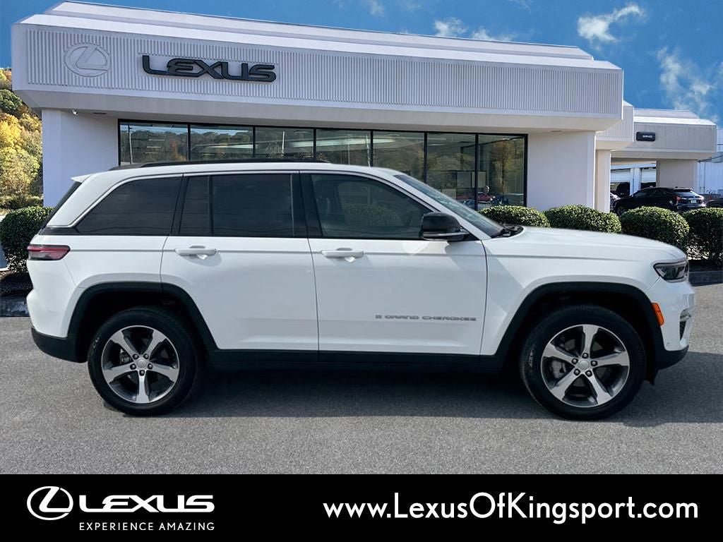 Used 2024 Jeep Grand Cherokee Limited w/ Luxury Tech Group II AWD/4WD image 6