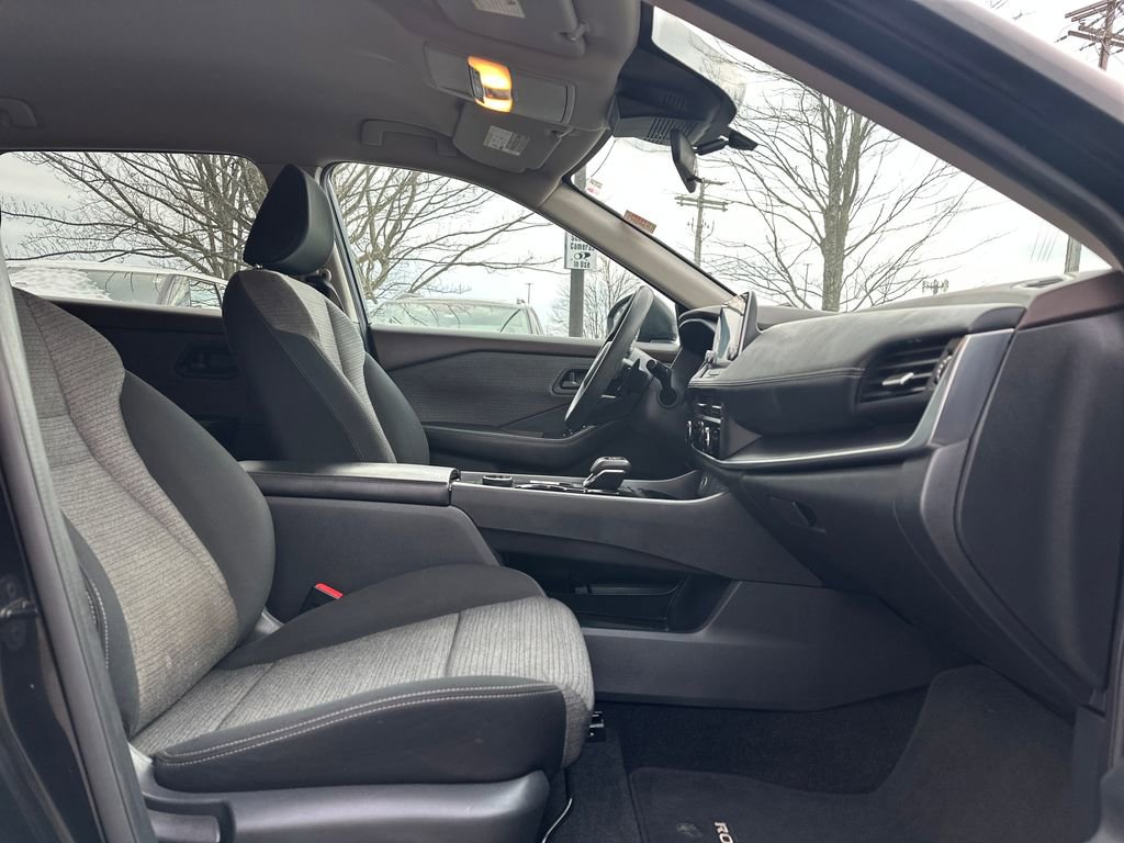 Used 2021 Nissan Rogue S image 16