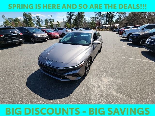 Used 2024 Hyundai Elantra Limited image 5