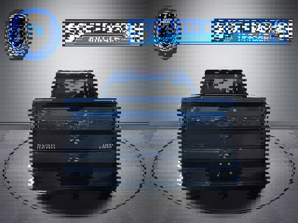 Used 2021 Chevrolet Silverado 1500 Custom image 4