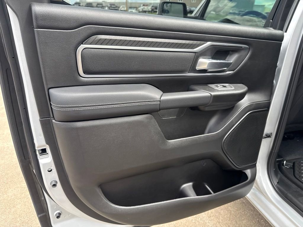 New 2026 RAM 1500 4x4 Crew Cab image 25