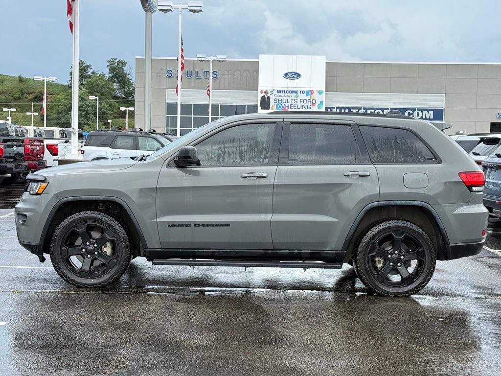 Used 2020 Jeep Grand Cherokee Laredo AWD/4WD image 2
