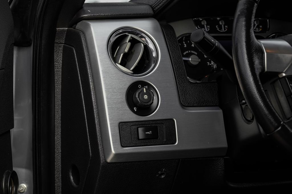 Used 2013 Ford F150 Platinum image 26