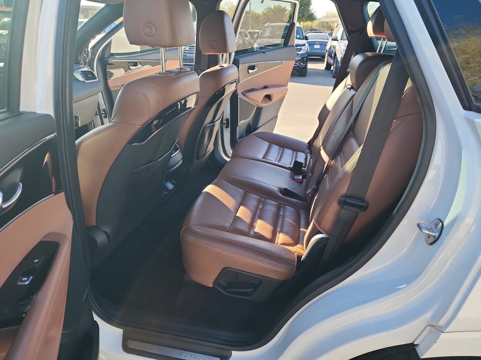 Used 2019 Kia Sorento SX image 17