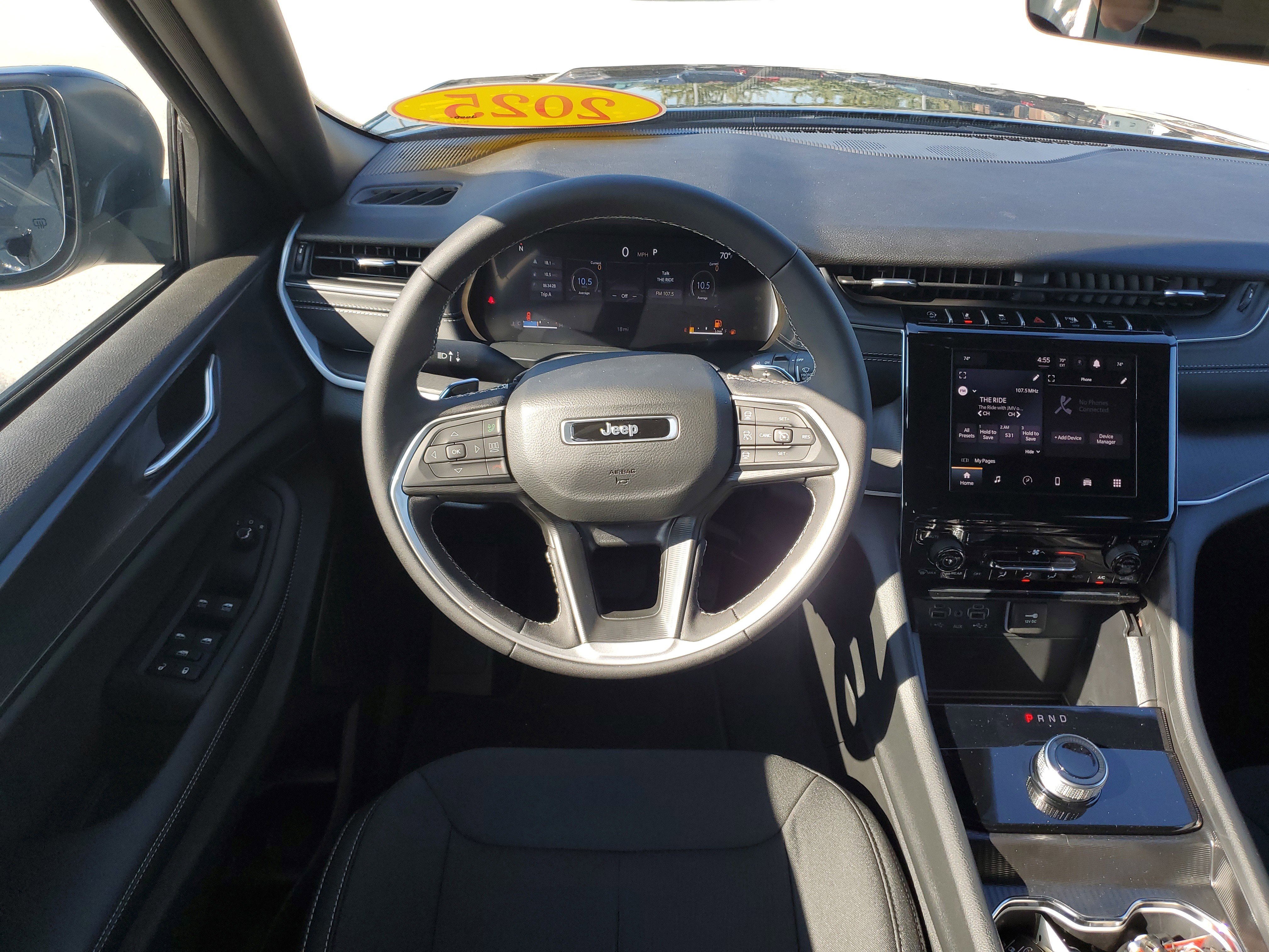 New 2025 Jeep Grand Cherokee L Laredo image 14