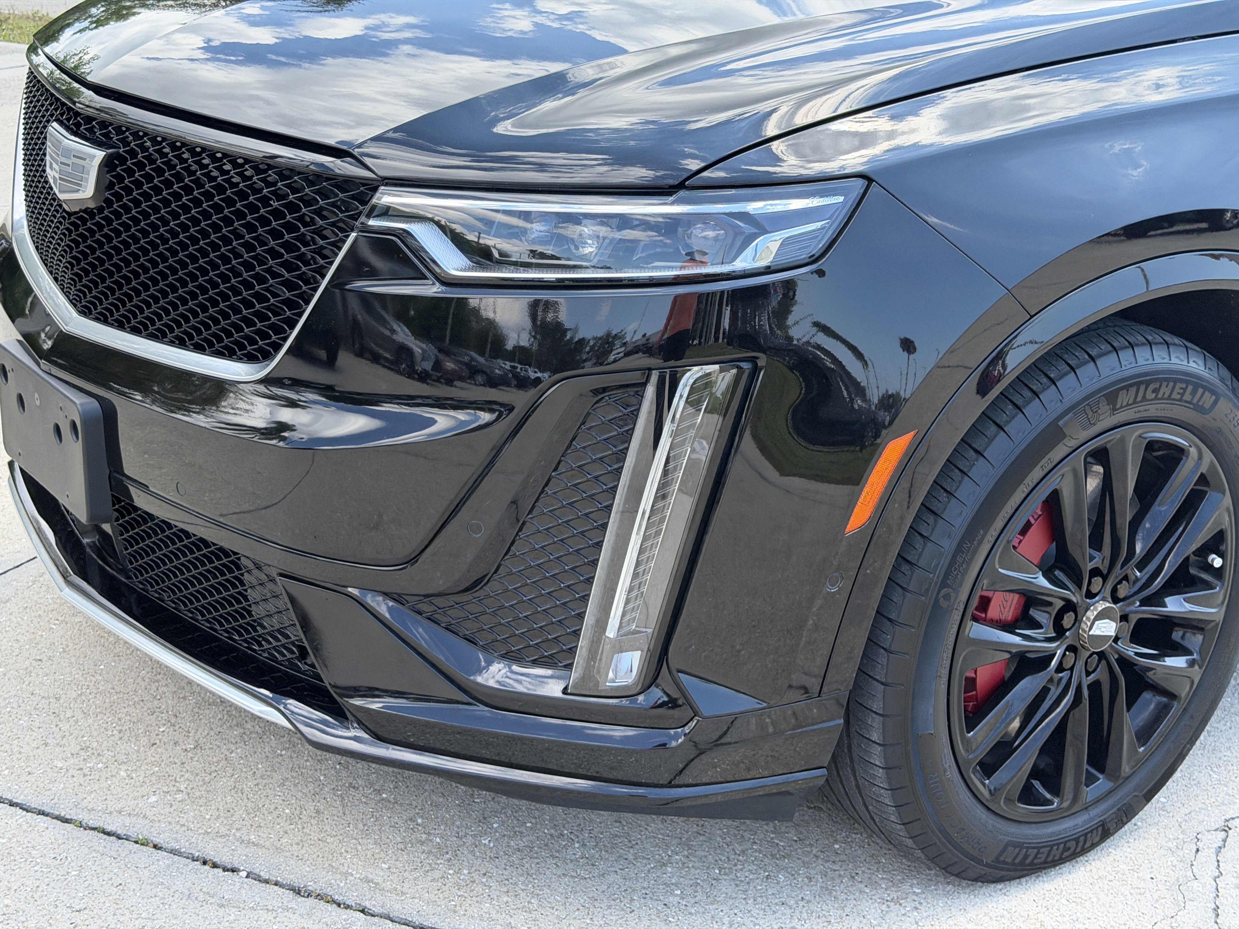 Certified 2025 Cadillac XT6 Sport w/ Platinum Package image 8