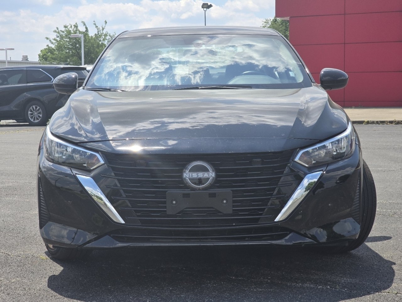 Used 2025 Nissan Sentra SV FWD image 8