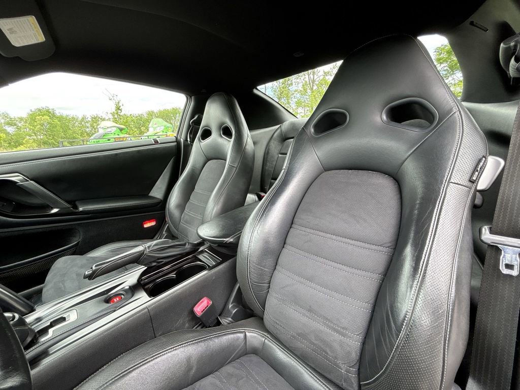 Used 2015 Nissan GT-R Premium AWD/4WD image 13