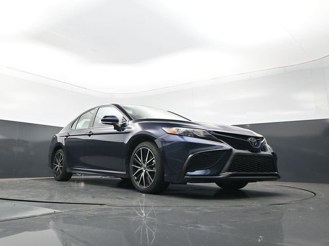 Used 2021 Toyota Camry SE w/ Convenience Package FWD image 27
