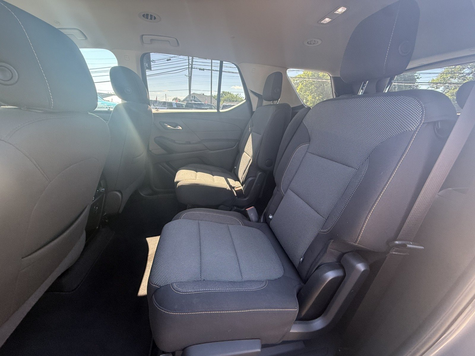 Used 2018 Chevrolet Traverse LT FWD image 24