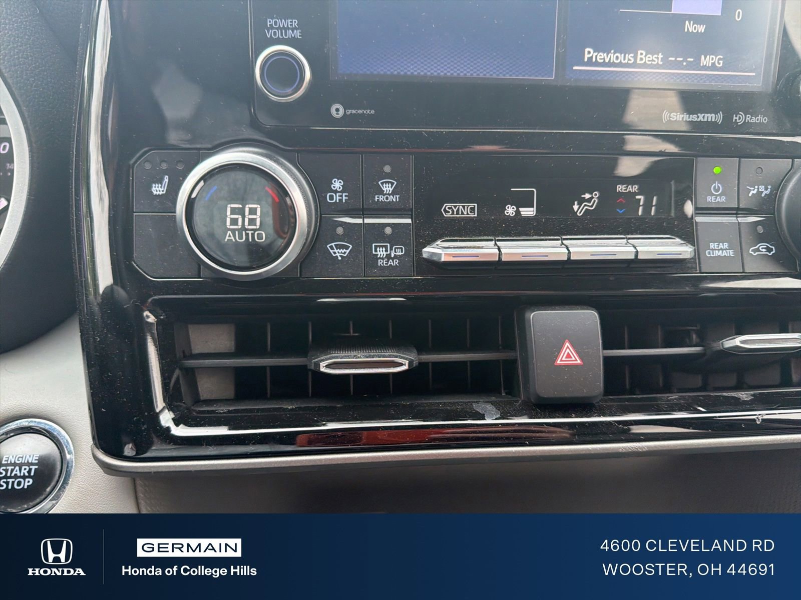 Used 2022 Toyota Highlander XLE AWD/4WD image 21