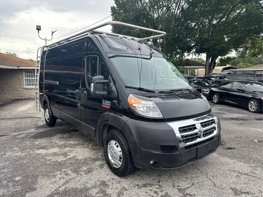 Used 2017 RAM ProMaster 2500 w/ Premium Appearance Group FWD image 3