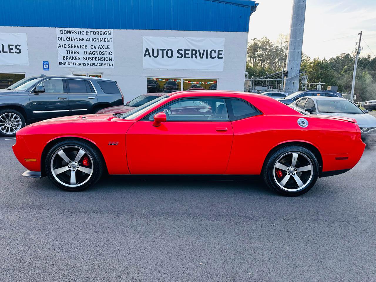 Used 2014 Dodge Challenger SRT8 image 2