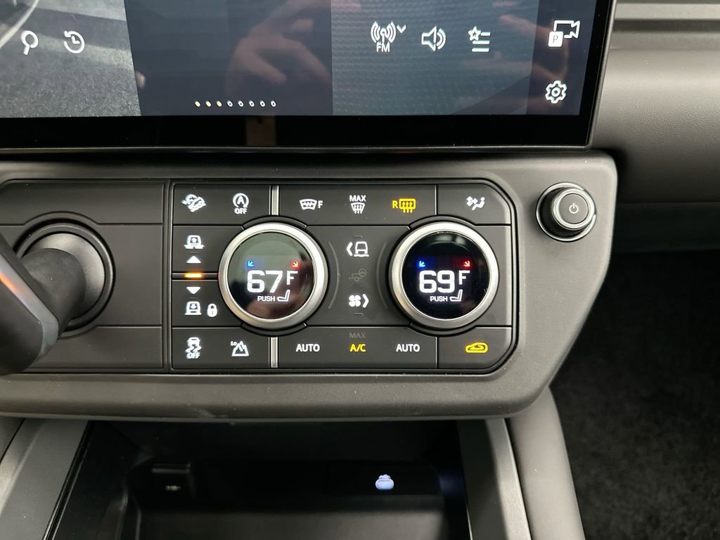 New 2026 Land Rover Defender 110 S AWD/4WD image 22
