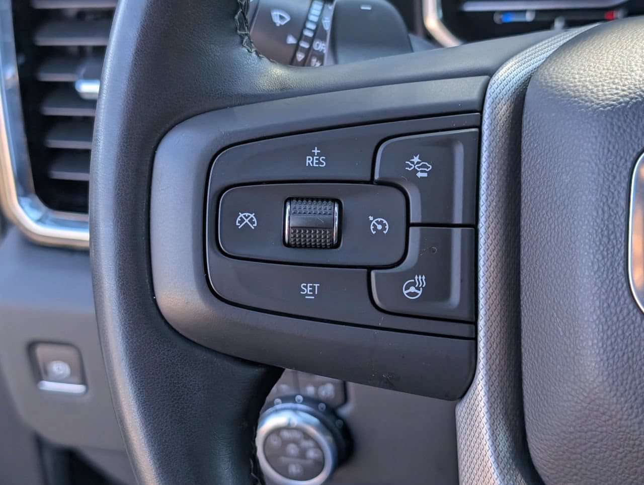 Used 2024 GMC Sierra 1500 Denali RWD image 21