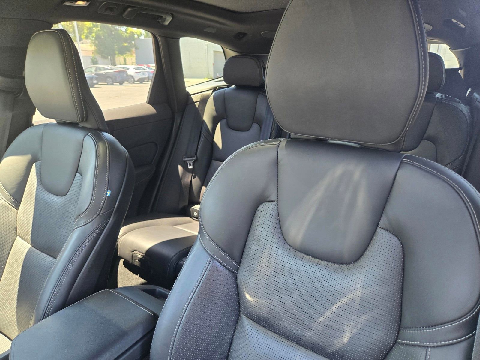Certified 2024 Volvo XC60 T8 Ultimate w/ Protection Package Premier AWD/4WD image 13