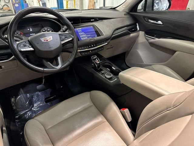 Used 2023 Cadillac XT4 Premium Luxury w/ Enhanced Visibility Package FWD image 7