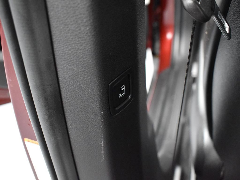 Used 2024 Kia Carnival LX image 31