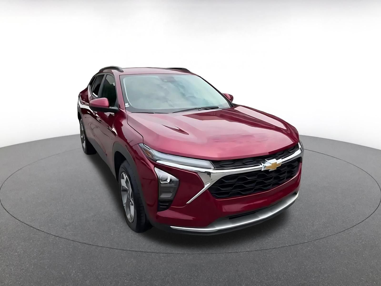 Used 2025 Chevrolet Trax LT FWD image 3
