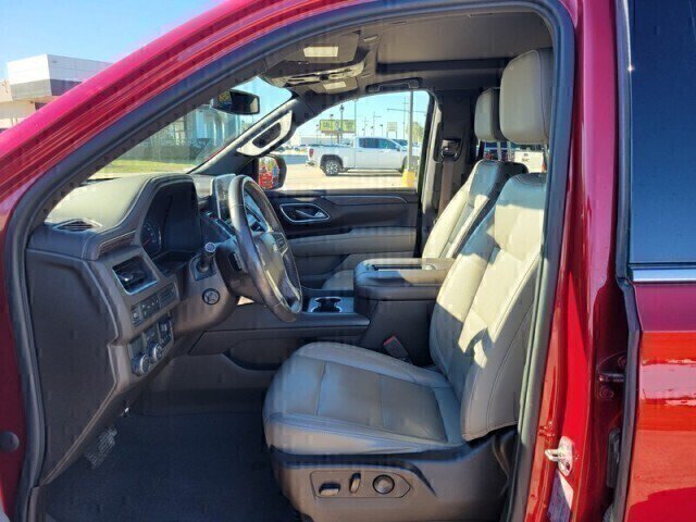 Used 2021 Chevrolet Suburban LT w/ LT Signature Package RWD image 13