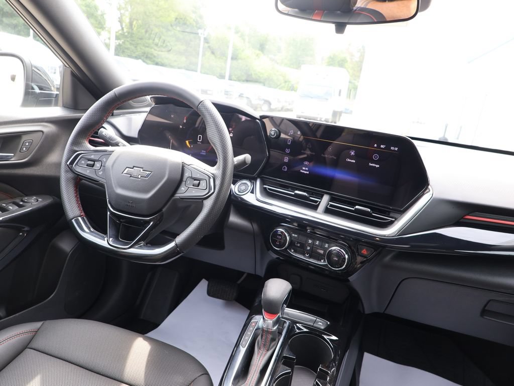 Certified 2026 Chevrolet Trax RS w/ Sunroof Package FWD image 27