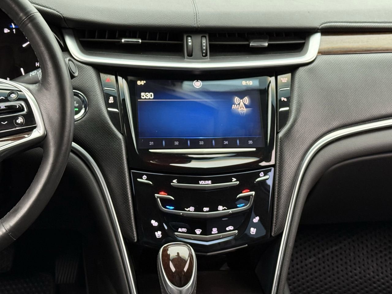 Used 2013 Cadillac XTS Luxury FWD image 16