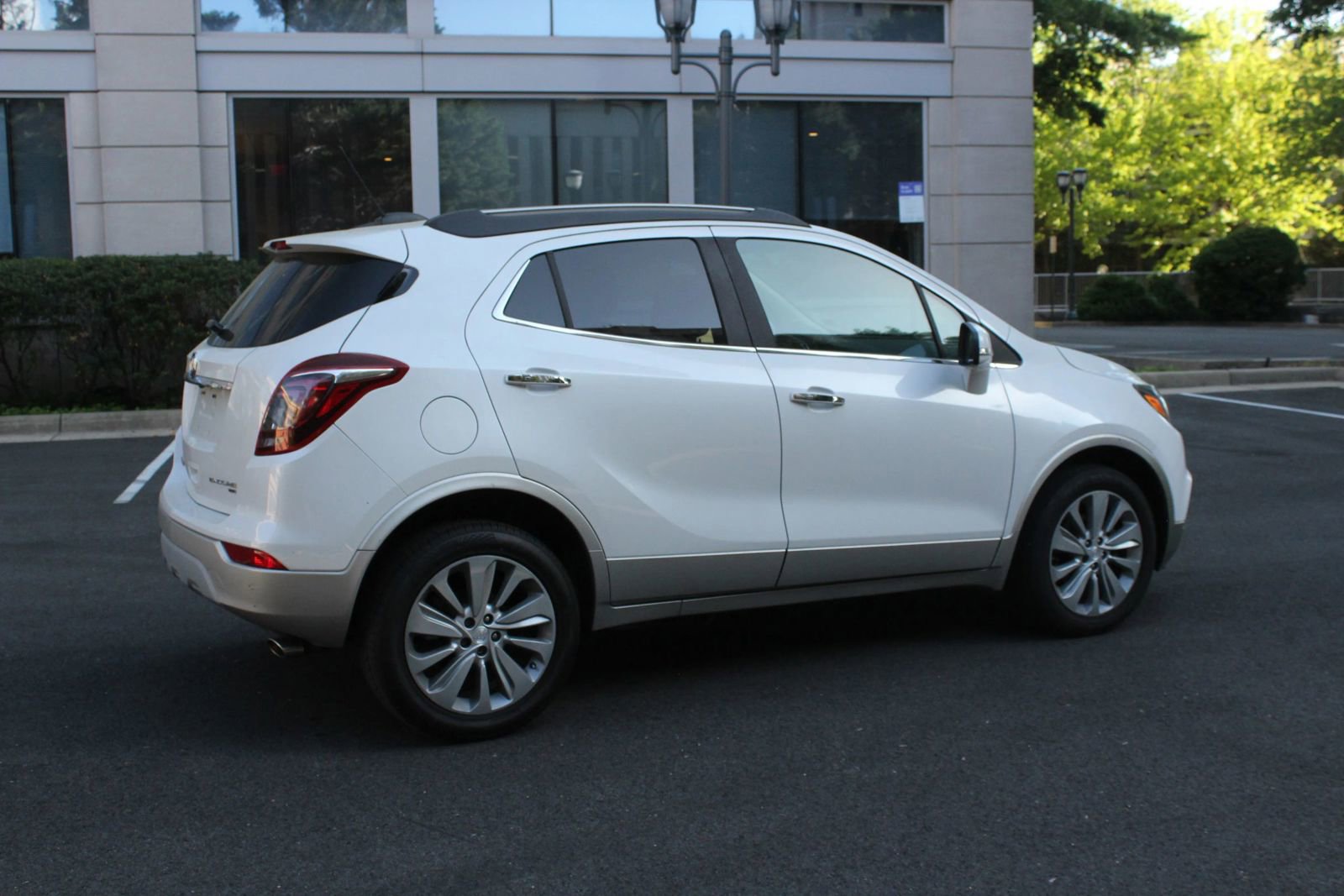 Used 2018 Buick Encore Essence image 7