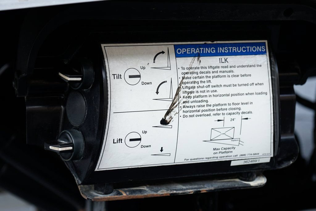 Used 2015 Ford F650 2WD Crew Cab Super Duty image 13