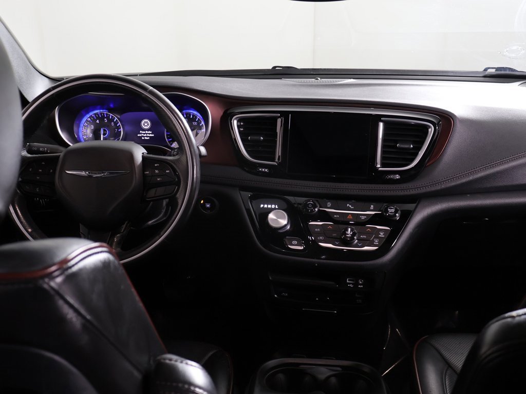 Used 2020 Chrysler Pacifica Limited image 33