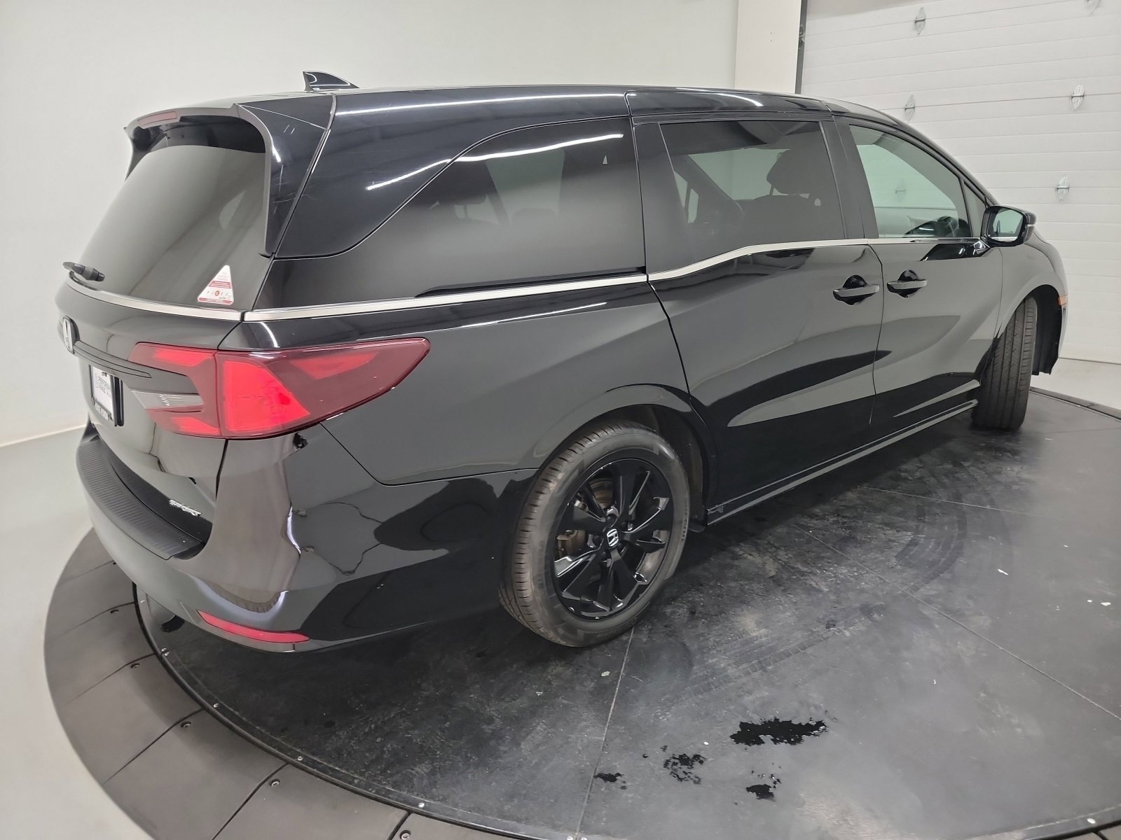 Certified 2023 Honda Odyssey Sport image 9